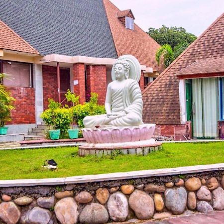 Pyramid Home Divine - A Wellness Resort Dehradun Eksteriør billede