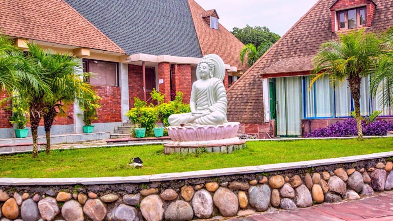 Pyramid Home Divine - A Wellness Resort Dehradun Eksteriør billede