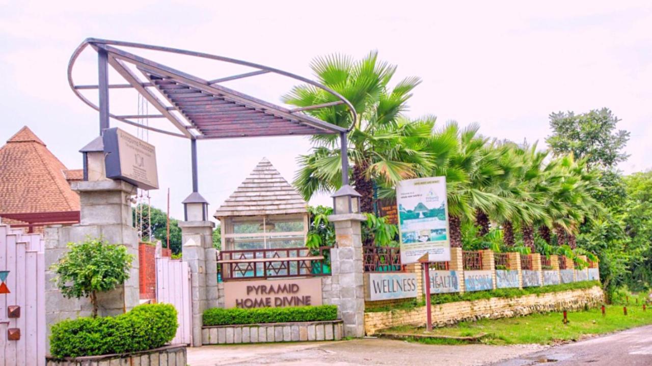 Pyramid Home Divine - A Wellness Resort Dehradun Eksteriør billede